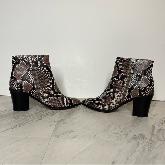 New! Treasure & Bond Braxten Snake Print Faux Leather Bootie 8M - Picture 5 of 13